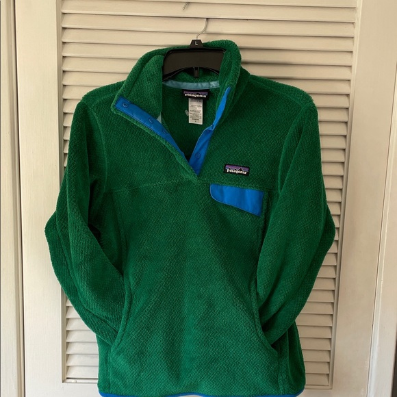 Patagonia Synchilla Green Fleece Jacket with Blue Accents and snap-T - Picture 4 of 5